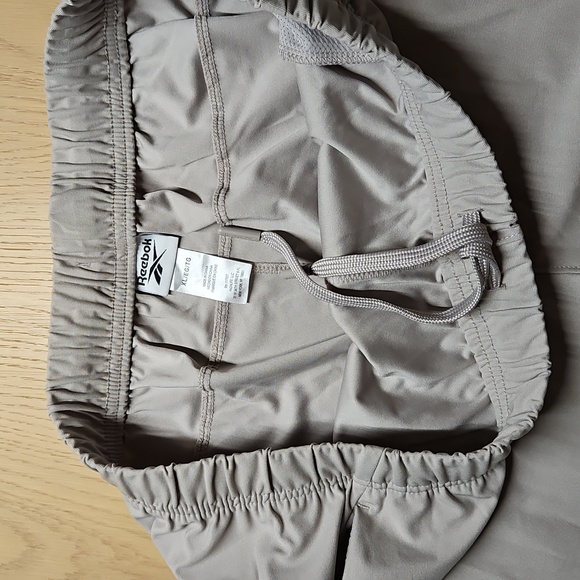 Men's Reebok Shorts - Picture 2 of 3